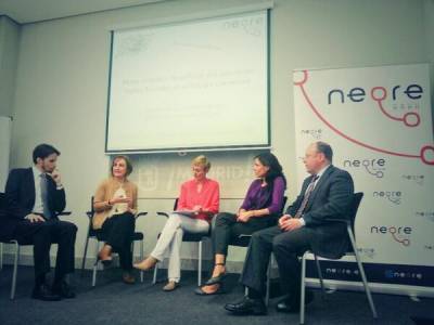 b2ap3_thumbnail_Claudia-Caso-Neore_20140409-085434_1.jpg